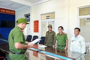 Bắt tạm giam bị can ném gạch vào mặt bé gái tại Quảng Ngãi