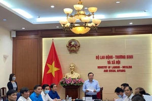 Chốt đề xuất tăng 6% lương tối thiểu vùng từ 1-7-2022