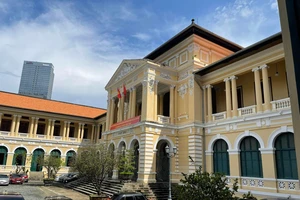 Nữ học trò dàn cảnh đánh ghen lừa chuyên gia kỹ năng sống 