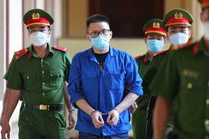 Tòa vẫn xử hacker Nhâm Hoàng Khang dù vắng bị hại