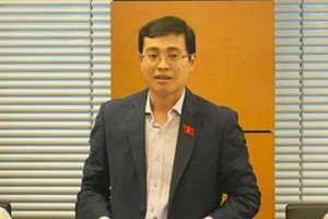 Đề xuất bắt buộc công chứng hợp đồng giao dịch đất đai có một bên là doanh nghiệp bất động sản