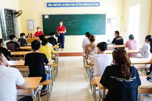  Bộ GD&ĐT đề nghị xây dựng Nghị định về phụ cấp ưu đãi nhà giáo