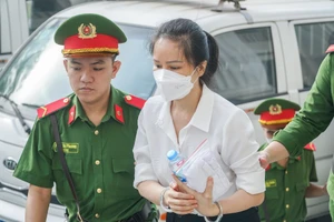 Cựu cục trưởng Lãnh sự bị phạt tù chung thân, trong khi VKS chỉ đề nghị 18-19 năm tù