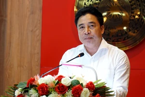 Cần giám sát việc chủ tịch UBND các cấp tham gia vụ kiện hành chính