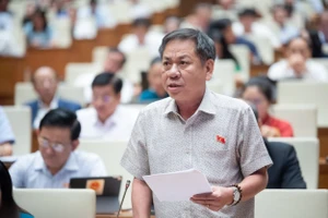 Đại biểu Quốc hội: Càng xã hội hoá, giá sách giáo khoa càng tăng cao