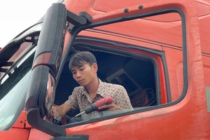 Đề xuất các phương án xóa điểm mù đối với xe tải, xe container