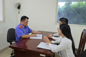 Cơ quan điều tra VKSND tối cao chính thức vào cuộc, Cơ quan CSĐT Công an Vĩnh Long làm việc với mẹ bé Trân