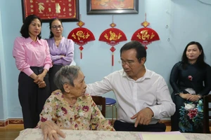 Tháng Bảy nghĩa tình tại TP.HCM: Tri ân bằng những hành động thiết thực 