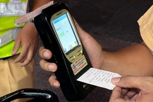 Uống bia rồi dắt xe về nhà có bị phạt?