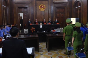 100 bị cáo và tận cùng của sự vô cảm! 