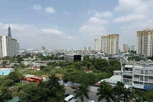 Mua nhà, đất sổ chung: Ở không yên, bán cũng không xong