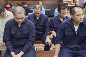 Đang xét xử vụ chủ cửa hàng xe máy Tân Tiến 'phù phép' xe gian thành xe mới