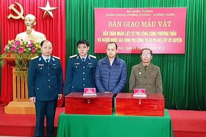 Bàn giao mẫu vật vụ MiG21U mất tích 47 năm trước