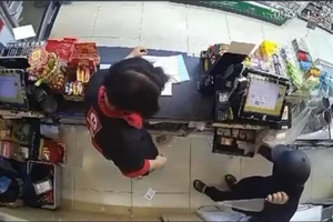 4 cửa hàng tiện ích ở Hà Nội bị cướp lúc rạng sáng