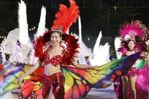Carnaval Hạ Long hấp dẫn du khách tới Quảng Ninh