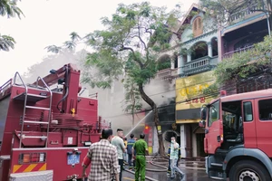 3 người chết trong vụ cháy quán bar