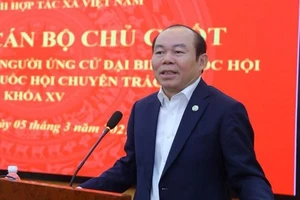 Bí thư Đảng đoàn Liên minh HTX bị cảnh cáo