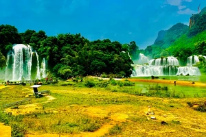 Việt Nam – Trung Quốc bắt đầu khai thác chung Khu cảnh quan thác Bản Giốc