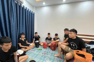 Giả danh nhân viên y tế lừa đảo khám bệnh định kỳ, cấp thuốc miễn phí