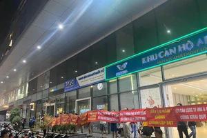 Tranh chấp chung cư Artemis nóng trở lại trong lúc quận đợi chỉ đạo của thành phố 