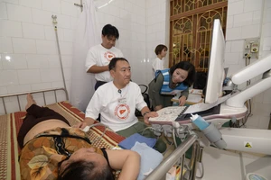 Cựu Đại sứ Nhật Bản trở lại Việt Nam để chăm sóc sức khỏe cho người dân vùng sâu