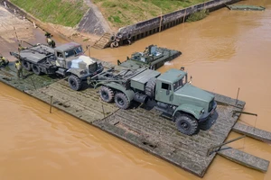 Phà dã chiến Phong Châu sẽ hoạt động từ chiều nay