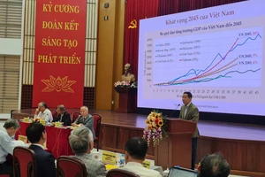 Mục tiêu tăng trưởng hai con số và thách thức nhìn từ thực tiễn