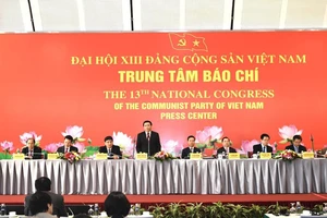 Ông Nguyễn Xuân Thắng, Bí thư Trung ương Đảng, Giám đốc Học viện Chính trị Quốc gia Hồ Chí Minh chia sẻ thông tin tại cuộc họp báo trước thềm Đại hội XIII.