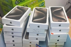 Lô hàng Iphone 15 Pro Max nhập lậu có giá trị gần 700 triệu đồng. Ảnh: MT.