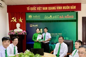 Tài xế taxi giúp sản phụ sinh con ngay trên xe