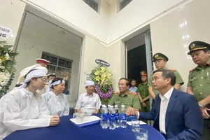 Bảo vệ ngân hàng tử vong khi bắt cướp được truy tặng Huân chương Dũng cảm