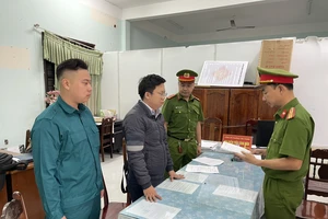 Giám đốc phòng giao dịch ngân hàng lừa đảo 14 tỉ đồng