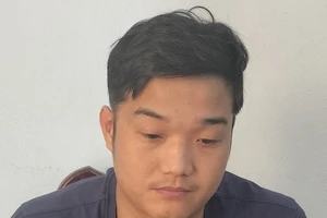 Chạy xe kéo lê CSGT trên đường, tài xế bị tạm giữ hình sự