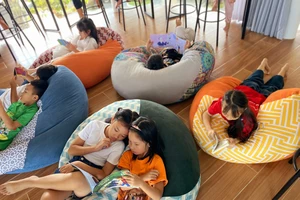 Ngôi trường ở Đà Nẵng học sinh chỉ mê đọc sách, về nhà không 'thèm' điện thoại, tivi