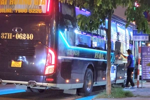 Đà Nẵng 'nở rộ' bến cóc công khai bán vé, đón khách dọc đường