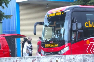 Xe dù bến cóc ở Đà Nẵng: Vẫn còn nhà xe ngang nhiên lập bến