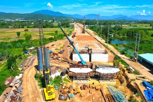 Dự án cầu mang tên Quảng Nam-Đà Nẵng chạy đua tiến độ trước mùa mưa lũ