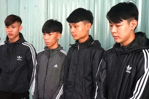 Nhận nhầm đối thủ, nhóm thanh thiếu niên chém nhiều người bị thương tích nặng