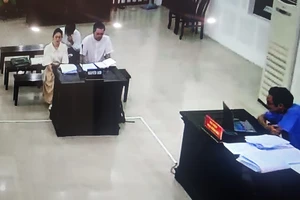 Vụ ly hôn của ông Lê Phước Hoài Bảo: ‘Đi du lịch với bạn bị coi là vi phạm luật hôn nhân’