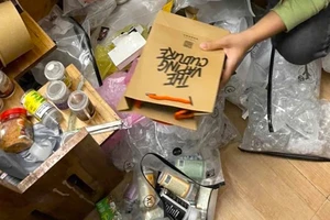 Bắt nhóm bán ma tuý mới để tẩm vào thuốc lá điện tử