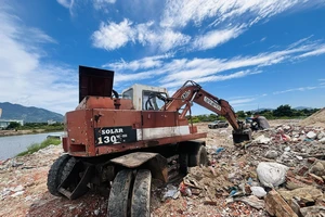 Khởi tố ông chủ bãi xà bần không phép ở Đà Nẵng