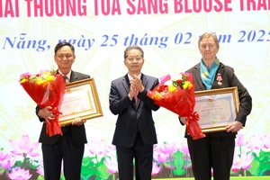 1 người Mỹ nhận Huân chương Hữu nghị nhân Ngày Thầy thuốc Việt Nam 