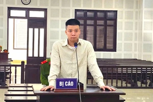 Bị đập phá quán nhậu, bèn lên mạng mua súng chờ cơ hội trả thù