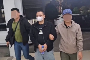 Công an Đà Nẵng thu giữ 10 sổ tiết kiệm của nghi phạm lừa đảo qua mạng 