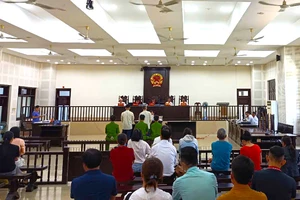 Người bán rau củ quả chiếm đoạt gần 40 tỉ đồng