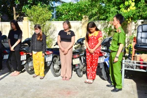 Mật phục bắt giữ nhóm thanh thiếu niên chuyên trộm cắp xe máy ở chung cư