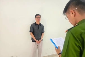 Lấy hình ảnh nhạy cảm của người yêu cũ để... làm bậy