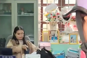 Sau cách chức Hiệu trưởng, Phó Hiệu trưởng vụ 41 học sinh ngộ độc: Phụ huynh đồng ý cho con đến trường