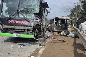 Tai nạn ô tô làm 2 người tử vong, 2 người bị thương