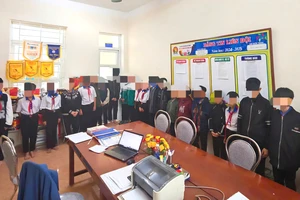 Công an mời làm việc 23 học sinh nhảy múa theo tiếng còi xe tải